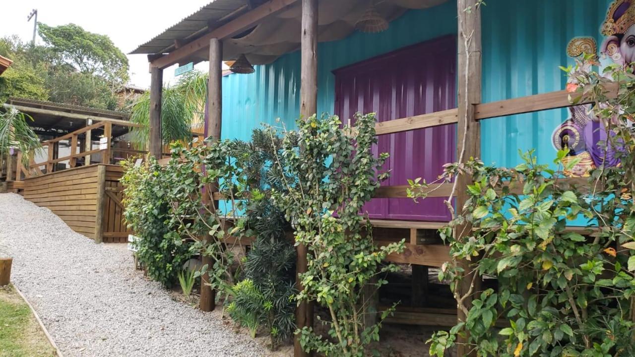 Hindu Box Containers E Cabanas Praia do Rosa Exterior photo